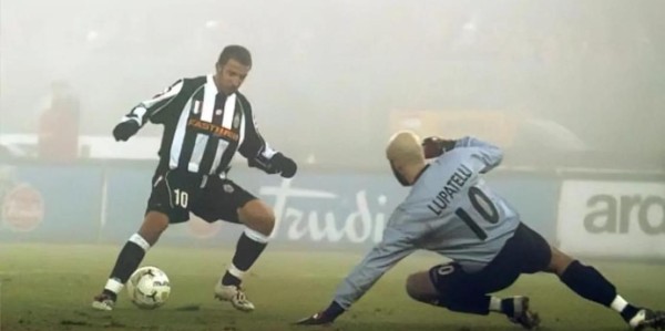 穿10号的门将，在罗马熬不出头，在意甲踢2个赛季好球，37岁退役