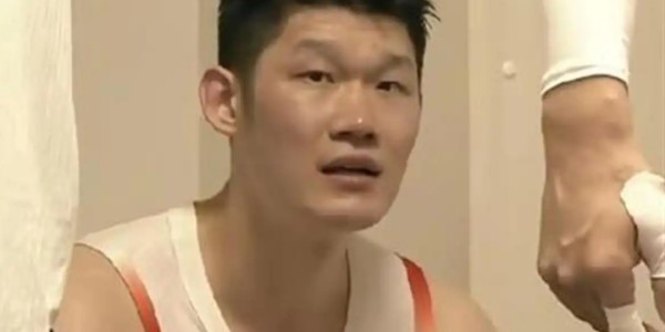 你怎能不泪流满面！这才是中国男篮国家队球员，该有的样子！