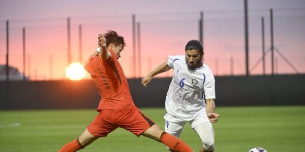 开云入口-国足遭连追2球2-2乌兹别克！1国脚犯规染红，邵佳一上任后3场不败