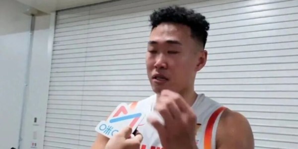 你怎能不泪流满面！这才是中国男篮国家队球员，该有的样子！