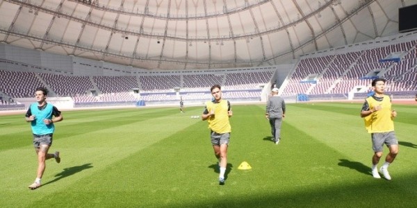 kaiyun-海港全队于今天上午出现在哈利法国际体育场，开启冬训首堂训练课